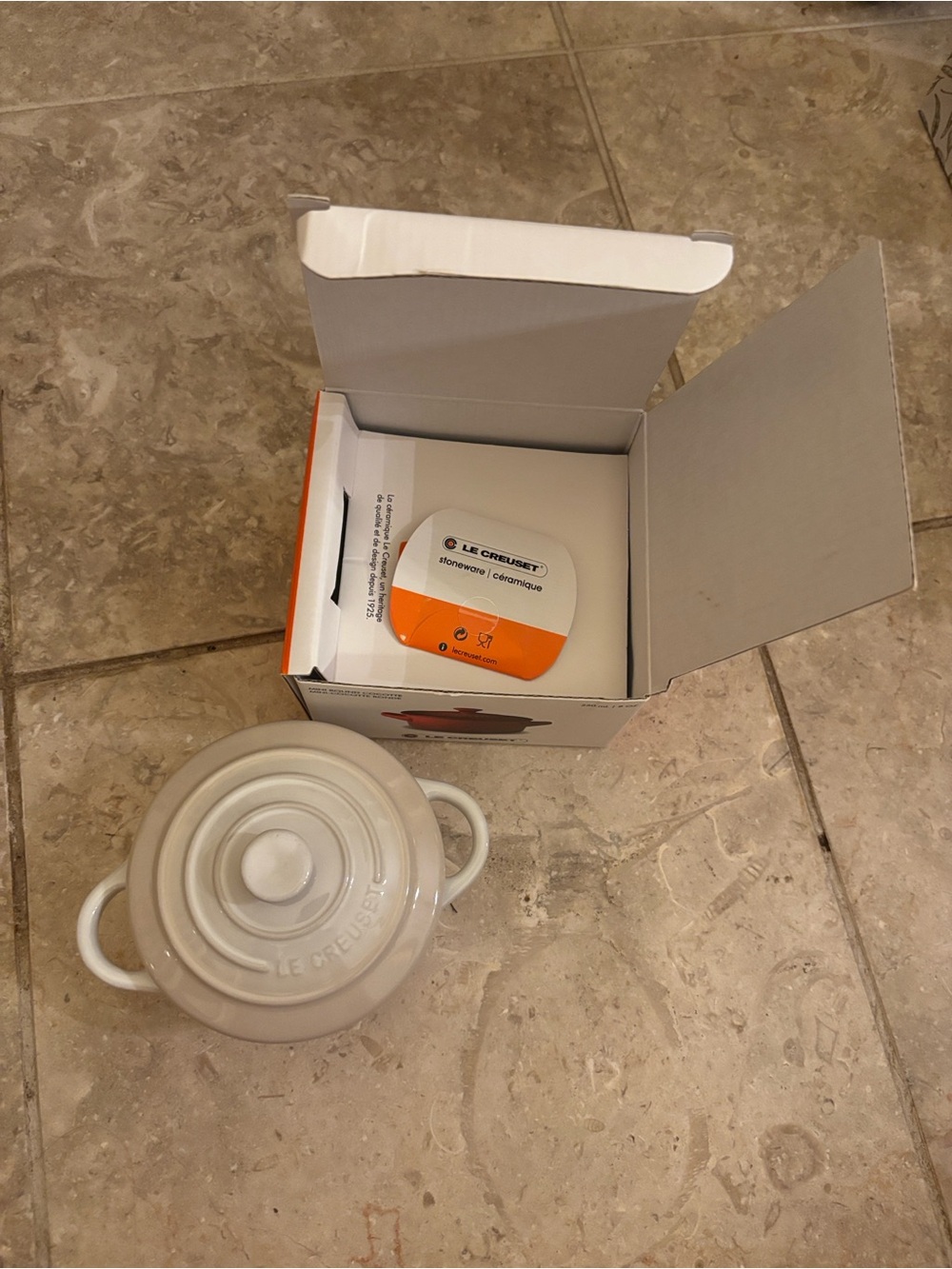 Le Creuset Stoneware Mini Round Cocotte in Off-White Meringue NIB - Picture 5 of 9